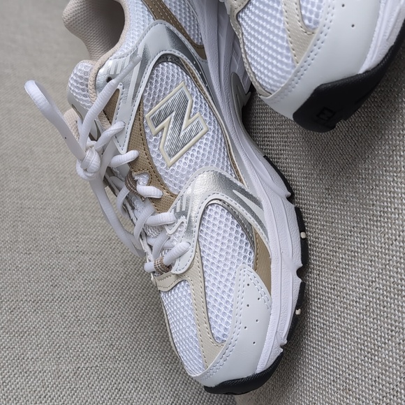 NWB - New Balance 530 Athletic Shoe Unisex - Picture 5 of 15